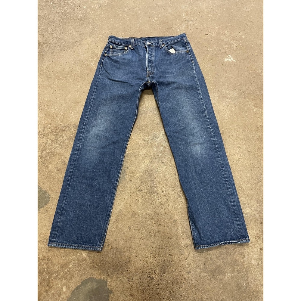 Levis 501 Jeans Mens 35x31 Medium Wash Blue Straight Leg Button‎ Fly Distressed